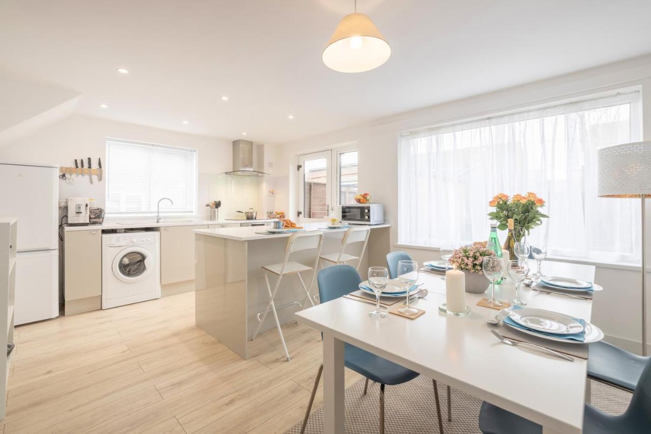 Elegant Home Mod Kitchen, Fast Wi-Fi, Free Parking Carrickfergus Exterior foto