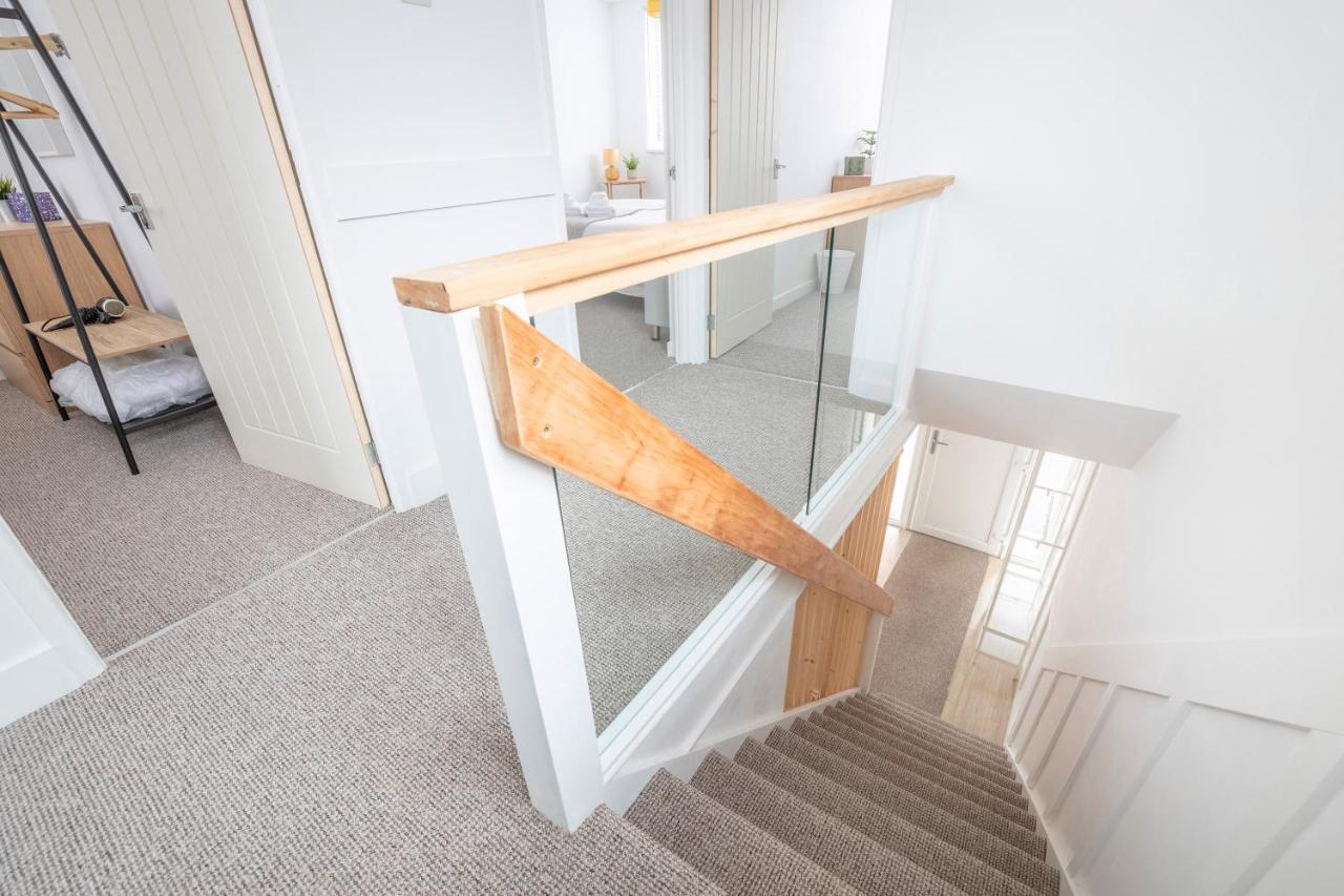Elegant Home Mod Kitchen, Fast Wi-Fi, Free Parking Carrickfergus Exterior foto
