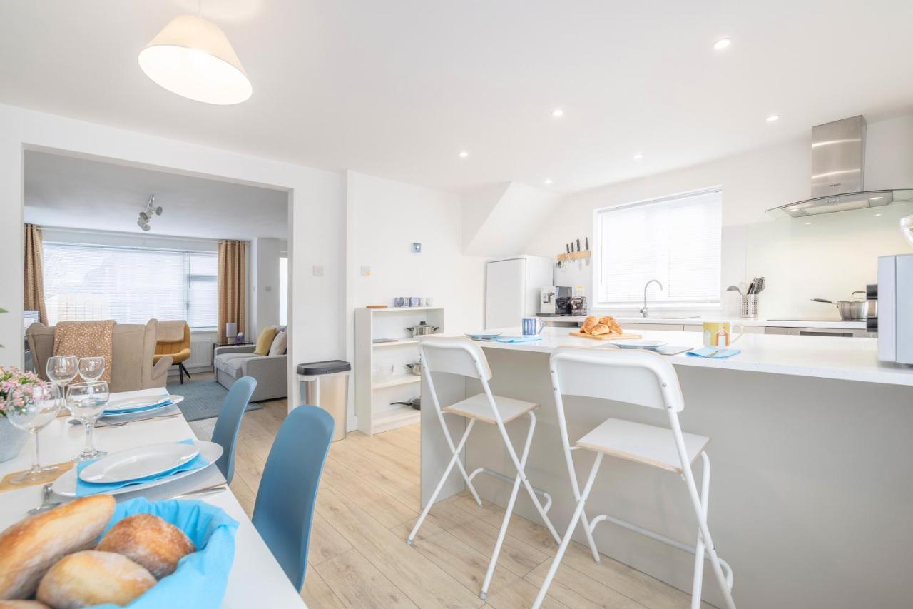 Elegant Home Mod Kitchen, Fast Wi-Fi, Free Parking Carrickfergus Exterior foto