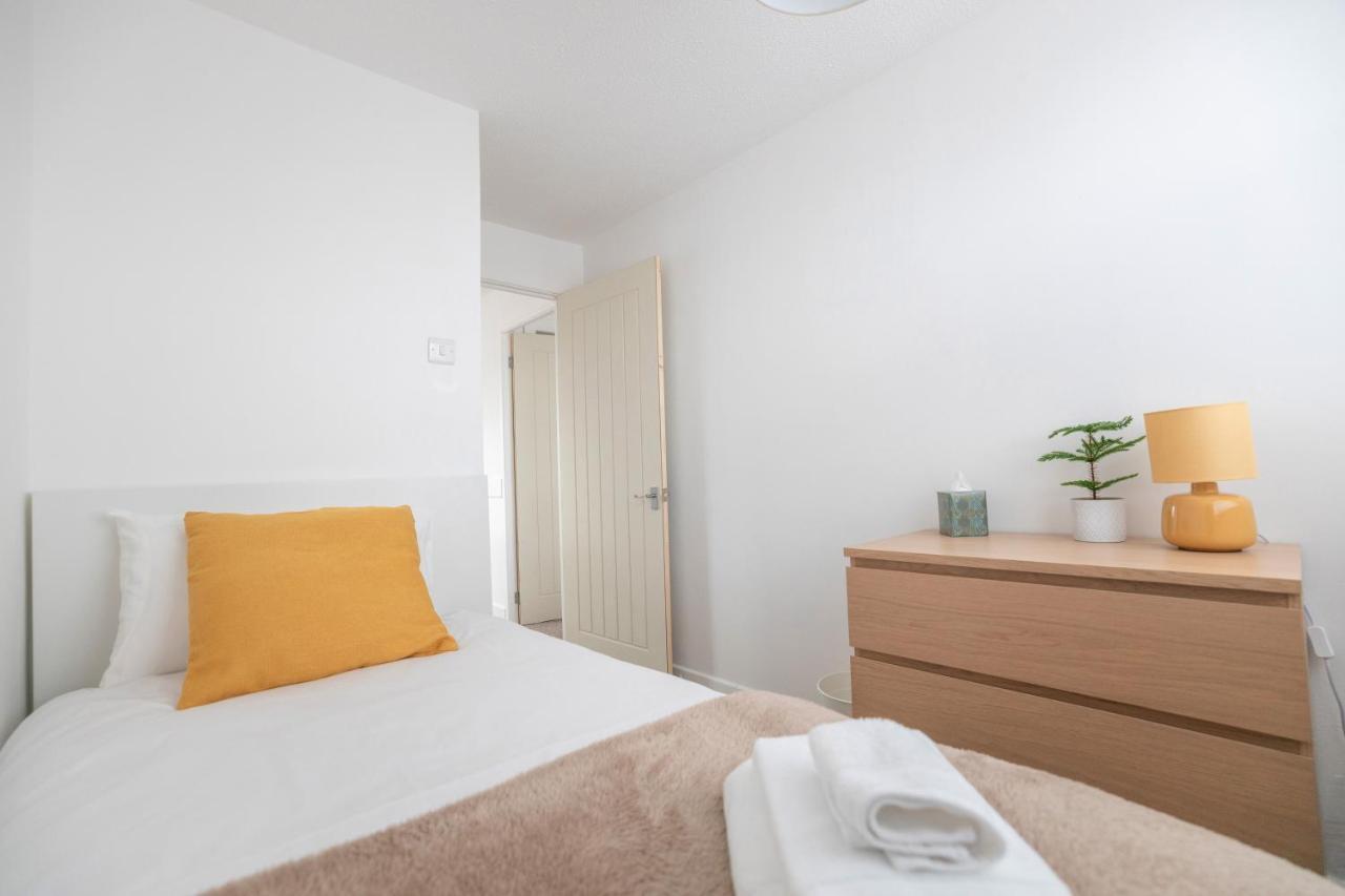 Elegant Home Mod Kitchen, Fast Wi-Fi, Free Parking Carrickfergus Exterior foto