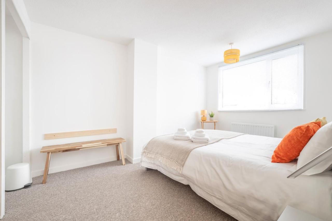 Elegant Home Mod Kitchen, Fast Wi-Fi, Free Parking Carrickfergus Exterior foto