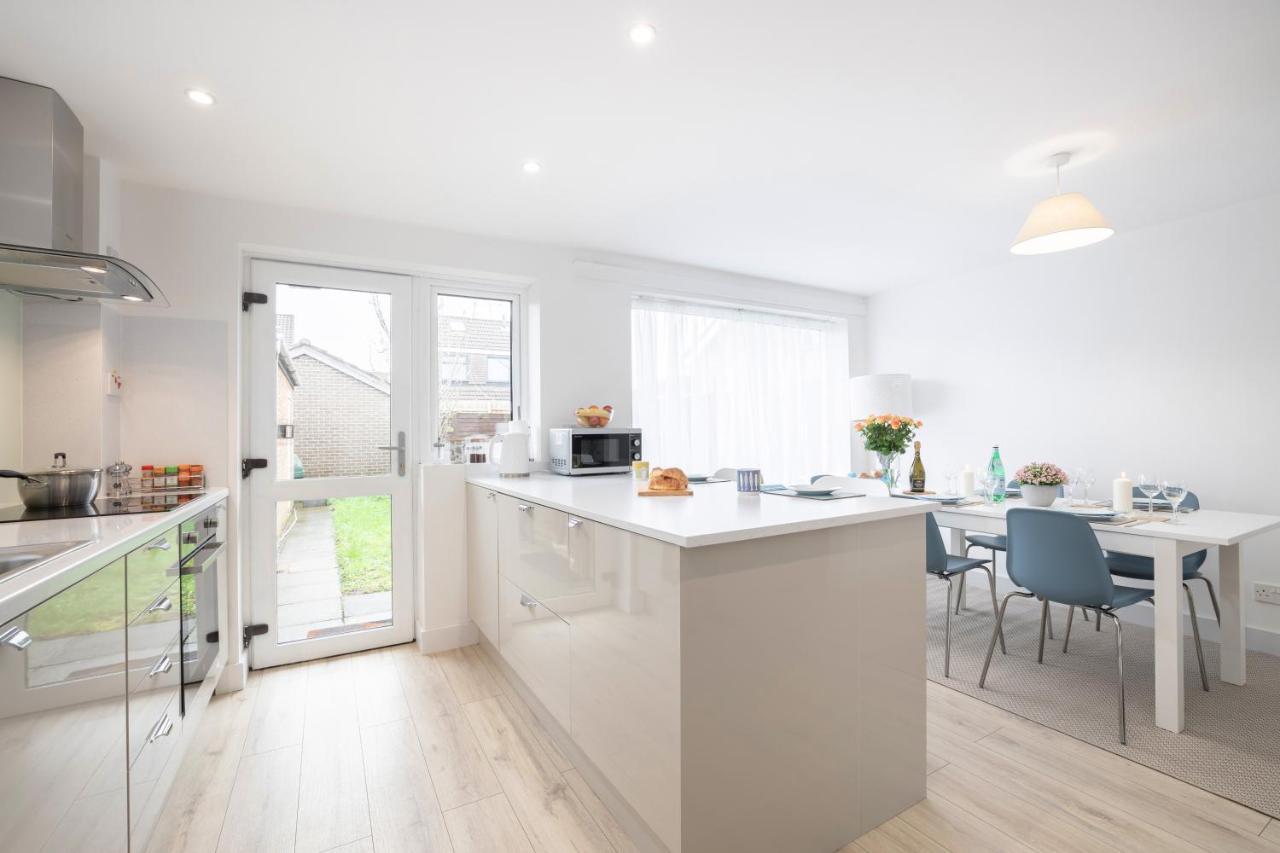 Elegant Home Mod Kitchen, Fast Wi-Fi, Free Parking Carrickfergus Exterior foto