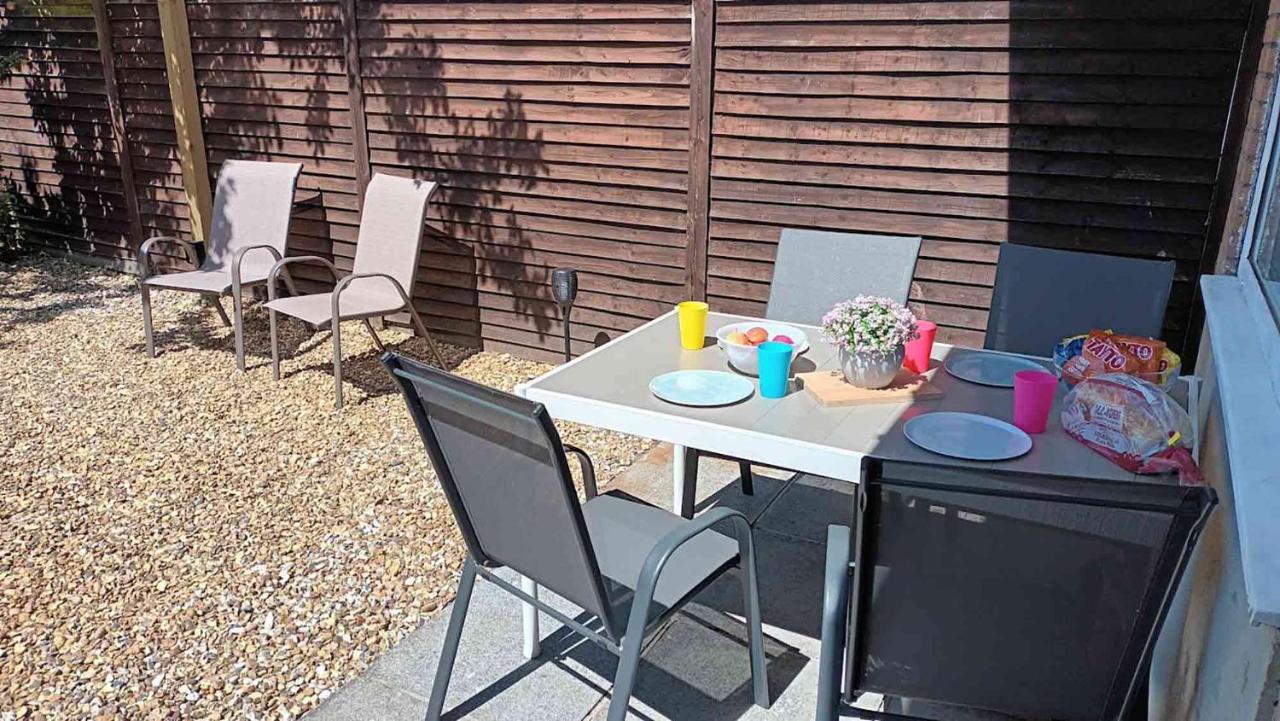 Elegant Home Mod Kitchen, Fast Wi-Fi, Free Parking Carrickfergus Exterior foto